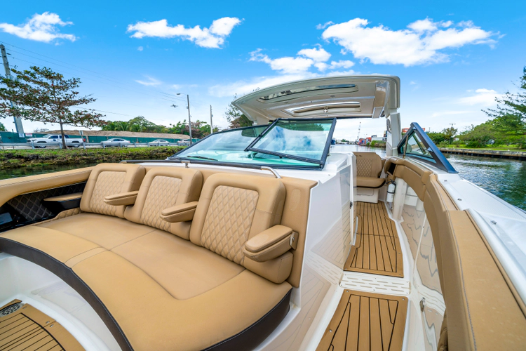 Day Dream Yacht Photos Pics 