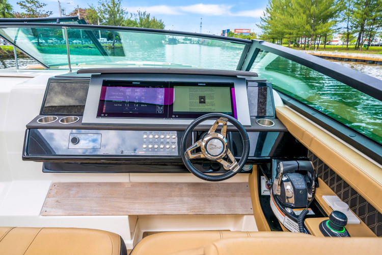 Day Dream Yacht Photos Pics 