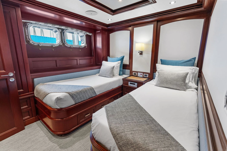 Samsara Yacht Photos Pics 