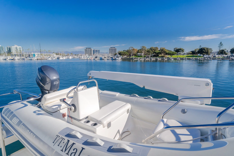 Malou Yacht Photos Pics 