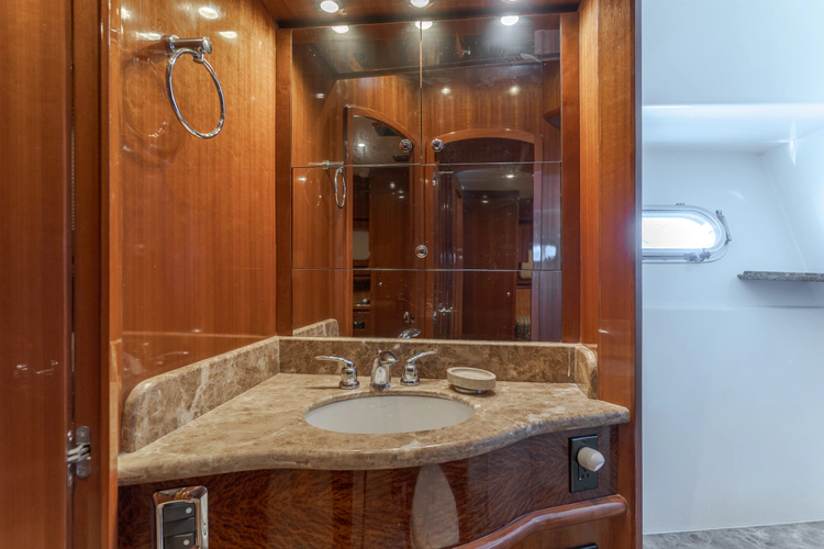 Malou Yacht Photos Pics 