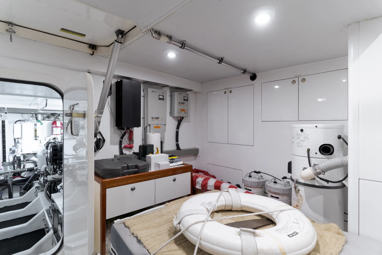 Malou Yacht Photos Pics 