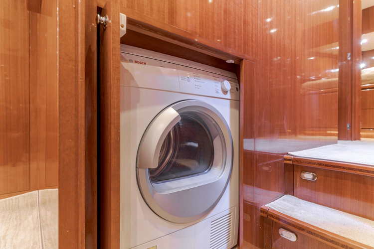 Malou Yacht Photos Pics 