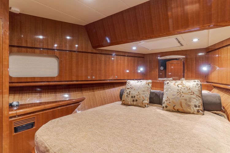 Malou Yacht Photos Pics 