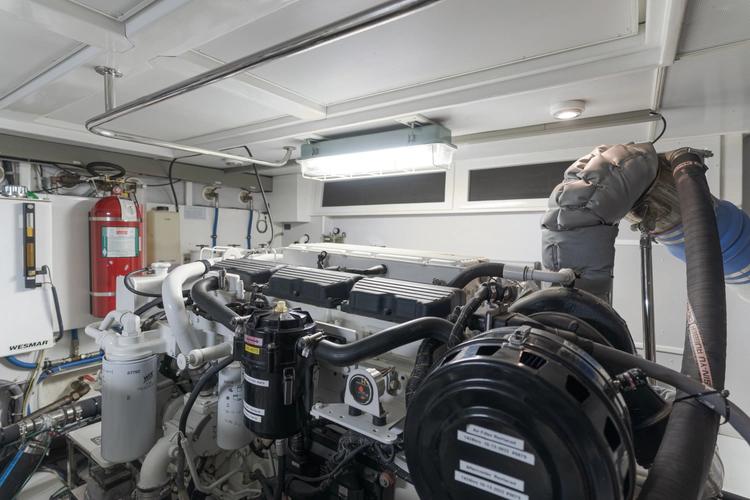 Malou Yacht Photos Pics 