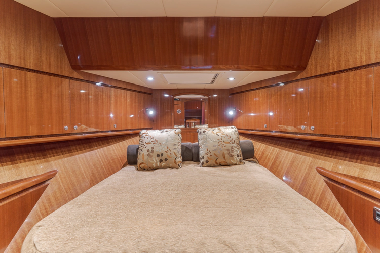 Malou Yacht Photos Pics 