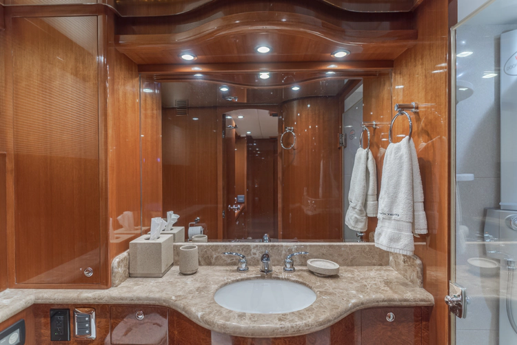 Malou Yacht Photos Pics 