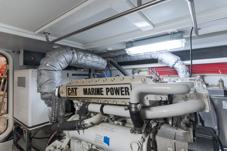 Malou Yacht Photos Pics 