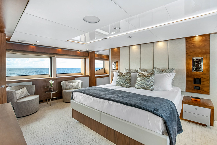 Evereast Yacht Photos Pics 