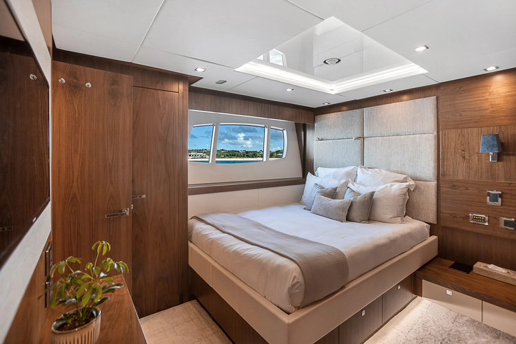 Evereast Yacht Photos Pics 
