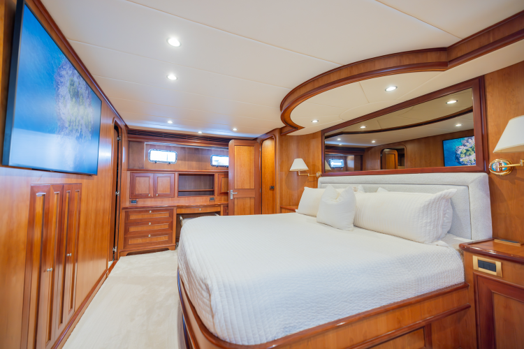 Colette Yacht Photos Pics 