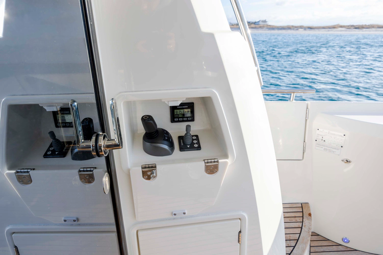 Never Lost Yacht Photos Pics 