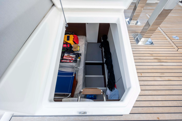 Never Lost Yacht Photos Pics 