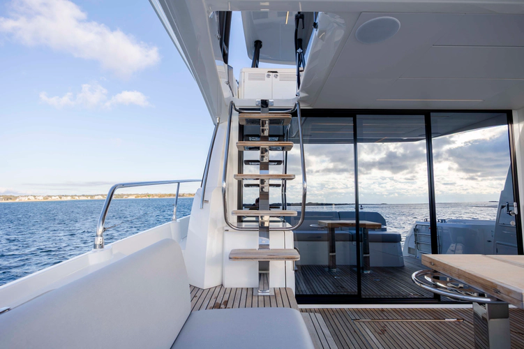 Never Lost Yacht Photos Pics 