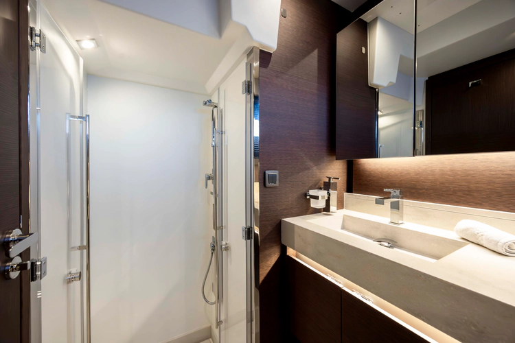 Never Lost Yacht Photos Pics 