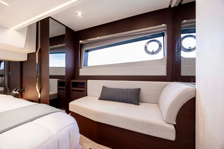 Never Lost Yacht Photos Pics 