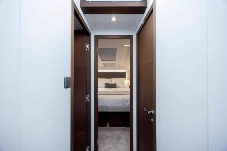 Never Lost Yacht Photos Pics 