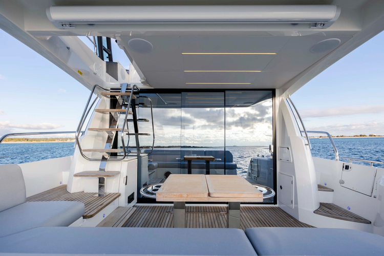 Never Lost Yacht Photos Pics 