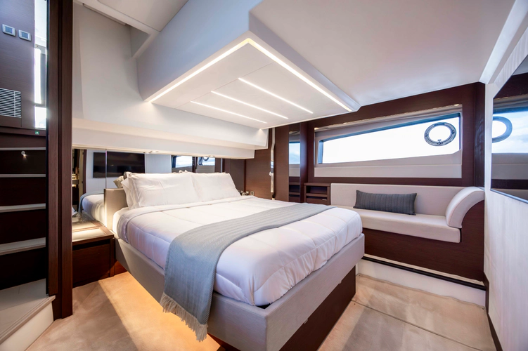 Never Lost Yacht Photos Pics 