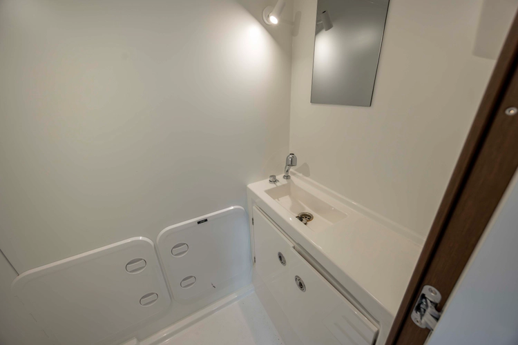 Never Lost Yacht Photos Pics 