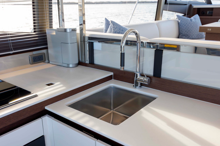 Never Lost Yacht Photos Pics 