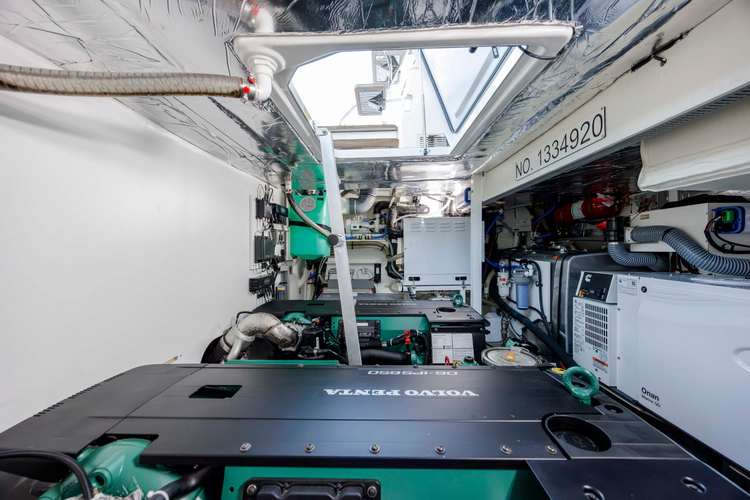 Never Lost Yacht Photos Pics 