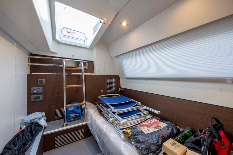 Never Lost Yacht Photos Pics 