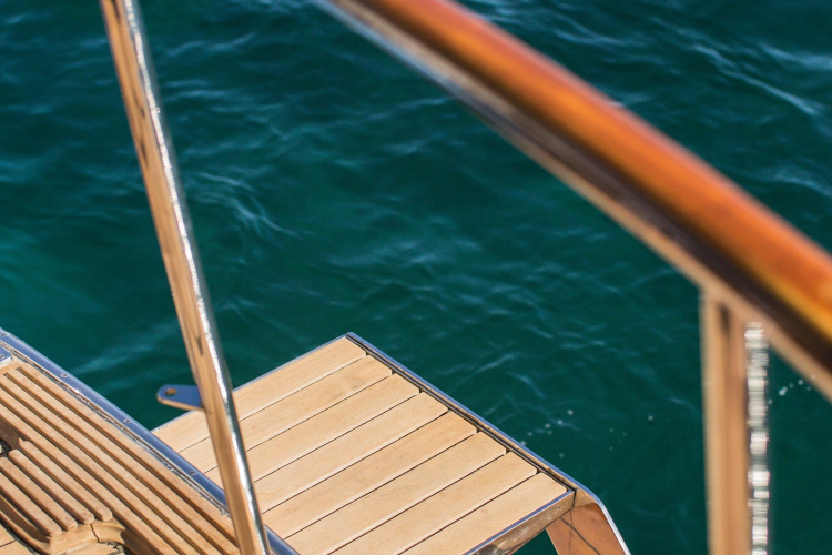 New School Yacht Photos Pics 