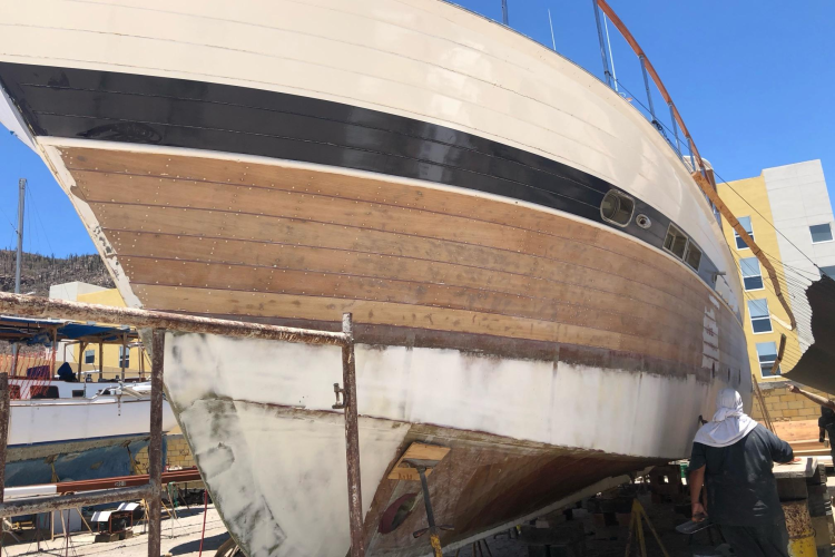 New School Yacht Photos Pics 