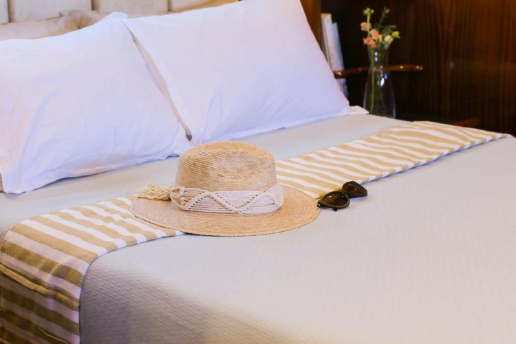 New School Yacht Photos Pics 