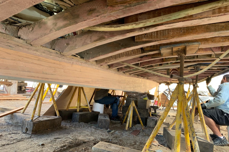 New School Yacht Photos Pics 