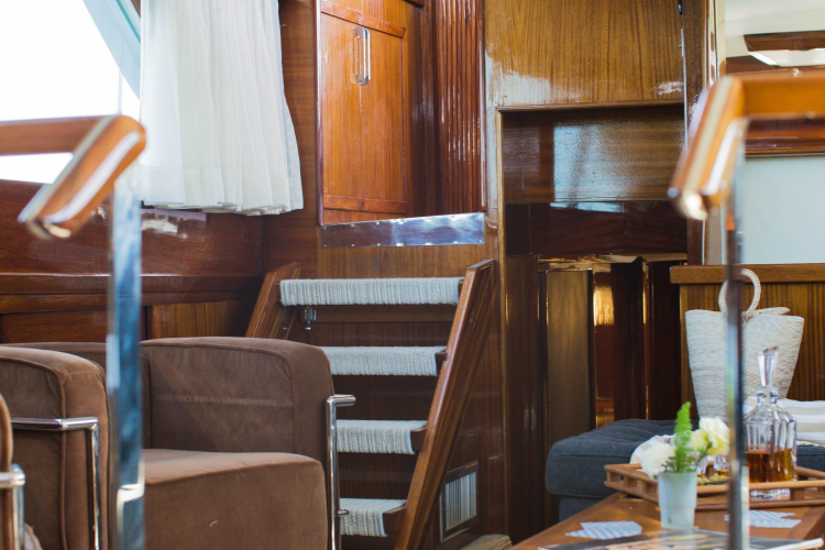 New School Yacht Photos Pics 