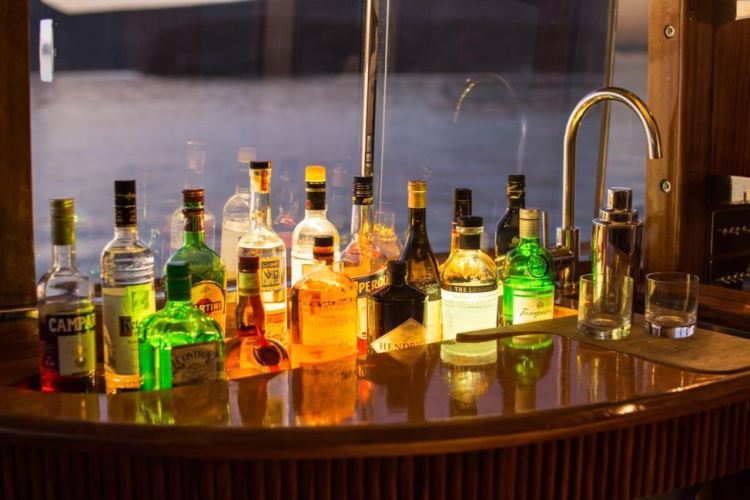 New School Yacht Photos Pics 