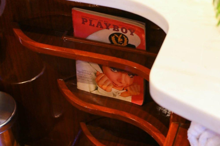 New School Yacht Photos Pics 