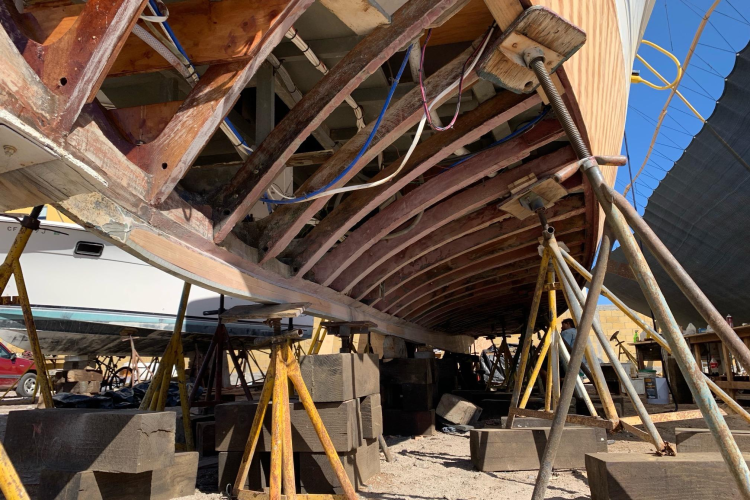 New School Yacht Photos Pics 