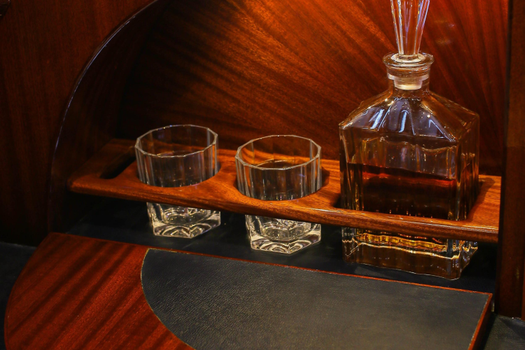 New School Yacht Photos Pics 