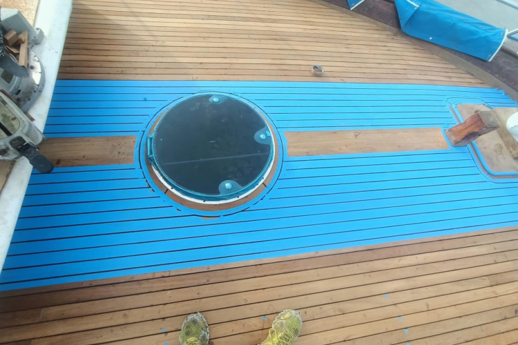 New School Yacht Photos Pics 