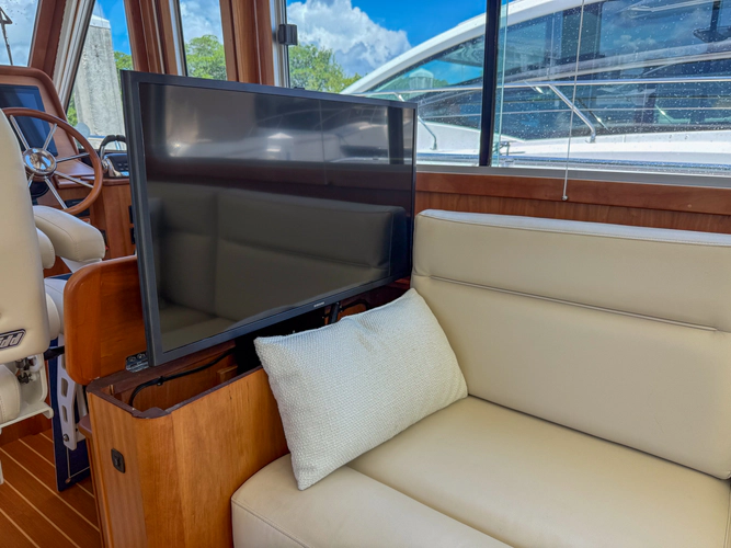 Marinette Yacht Photos Pics 