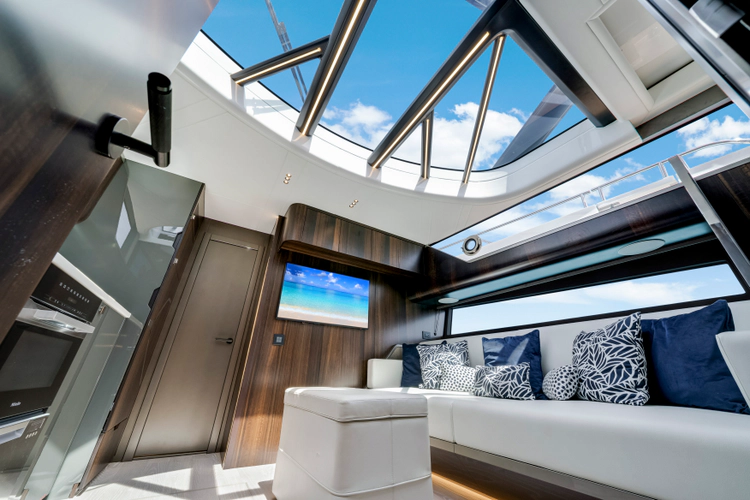 Fin Yacht Photos Pics 