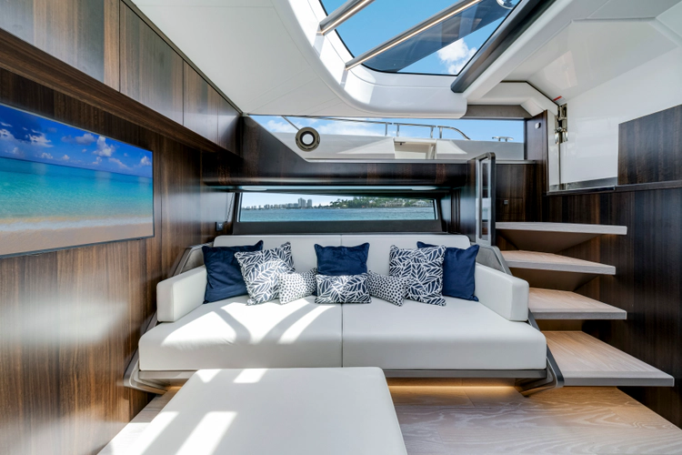 Fin Yacht Photos Pics 