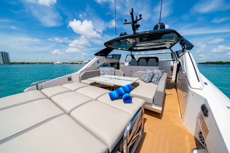 Fin Yacht Photos Pics 