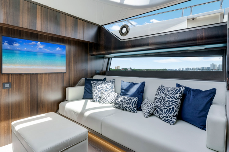 Fin Yacht Photos Pics 