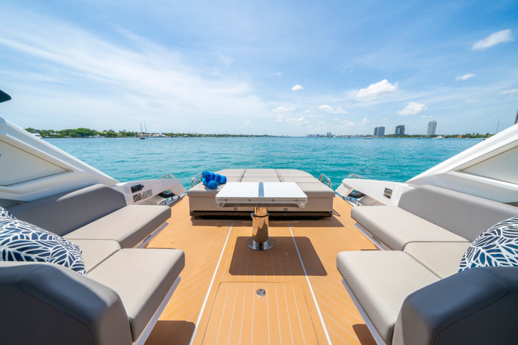 Fin Yacht Photos Pics 