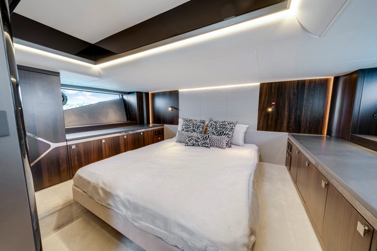 Fin Yacht Photos Pics 