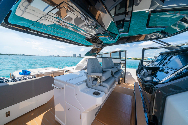 Fin Yacht Photos Pics 