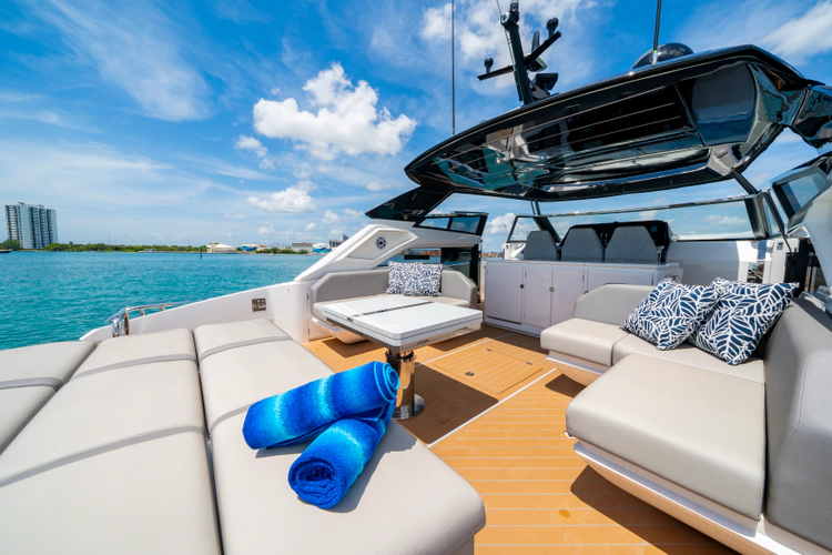 Fin Yacht Photos Pics 