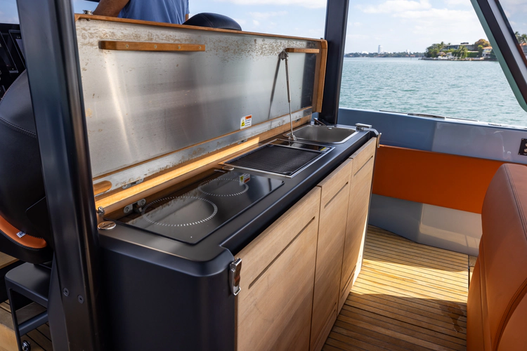 Bella Yacht Photos Pics 