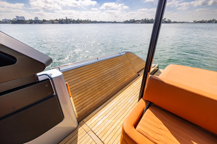 Bella Yacht Photos Pics 