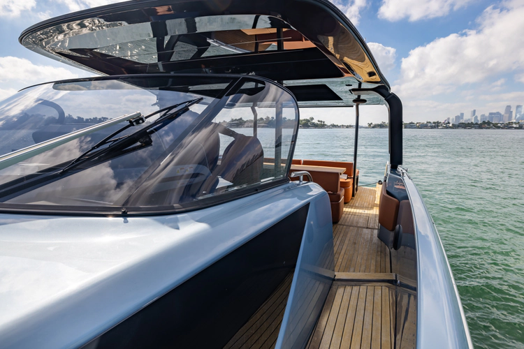 Bella Yacht Photos Pics 