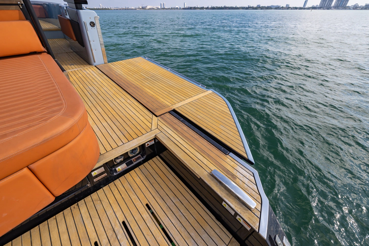 Bella Yacht Photos Pics 